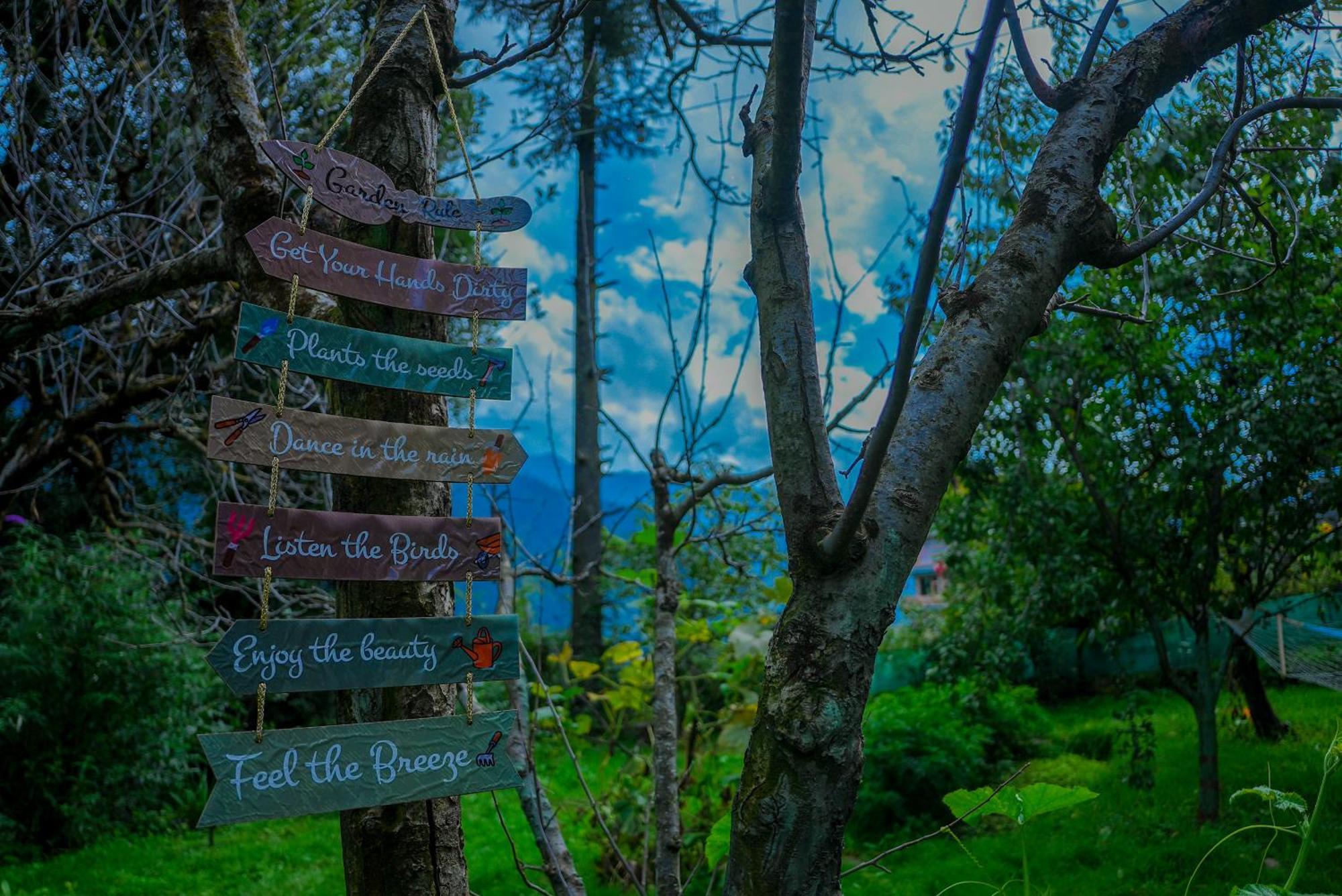 The Manu Emerald # Farmhouse # Top Selling Cottage In Manali # Peaceful Heritage Cozy Stay # Lawn With Bonfire # Most Awarded Bagian luar foto