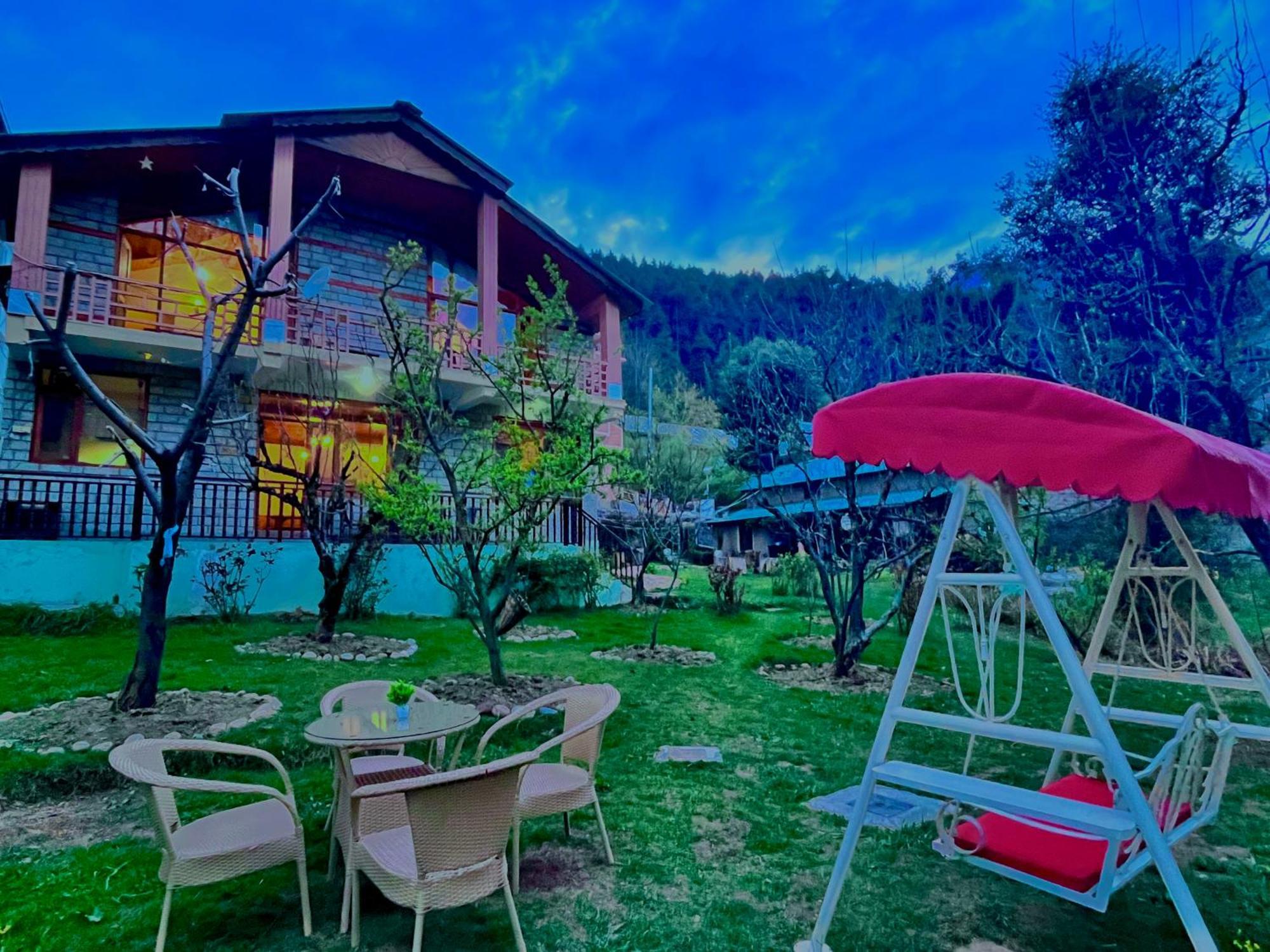 The Manu Emerald # Farmhouse # Top Selling Cottage In Manali # Peaceful Heritage Cozy Stay # Lawn With Bonfire # Most Awarded Bagian luar foto