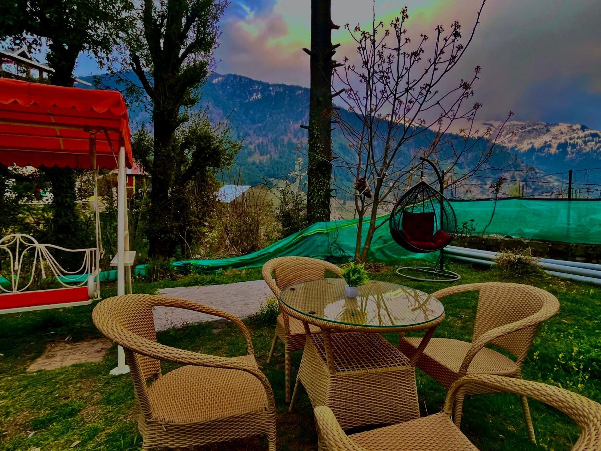 The Manu Emerald # Farmhouse # Top Selling Cottage In Manali # Peaceful Heritage Cozy Stay # Lawn With Bonfire # Most Awarded Bagian luar foto