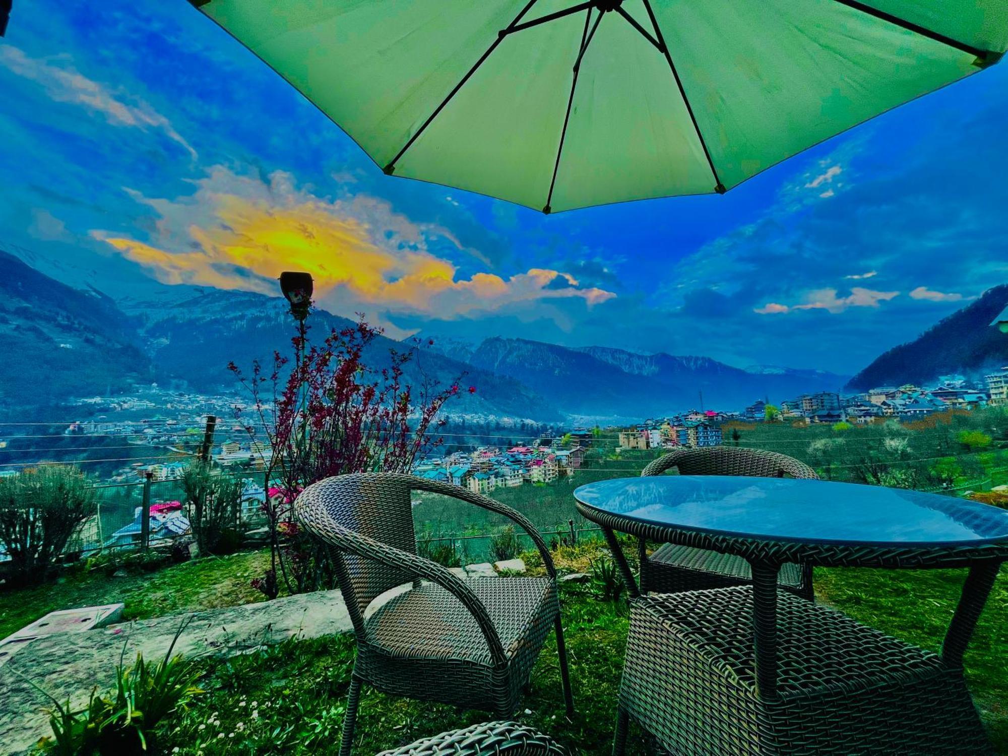 The Manu Emerald # Farmhouse # Top Selling Cottage In Manali # Peaceful Heritage Cozy Stay # Lawn With Bonfire # Most Awarded Bagian luar foto