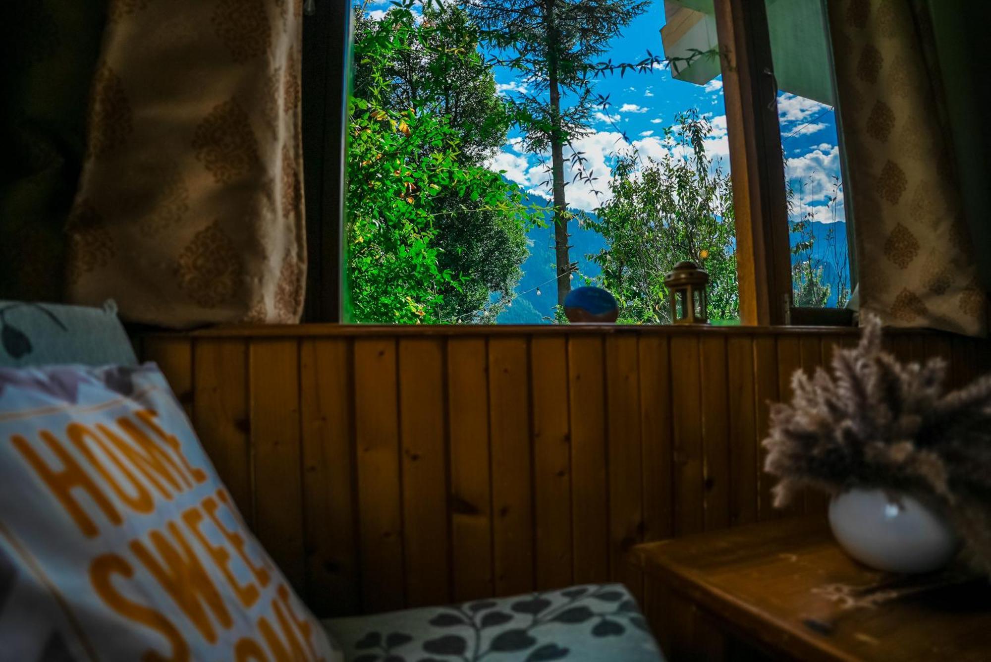 The Manu Emerald # Farmhouse # Top Selling Cottage In Manali # Peaceful Heritage Cozy Stay # Lawn With Bonfire # Most Awarded Bagian luar foto