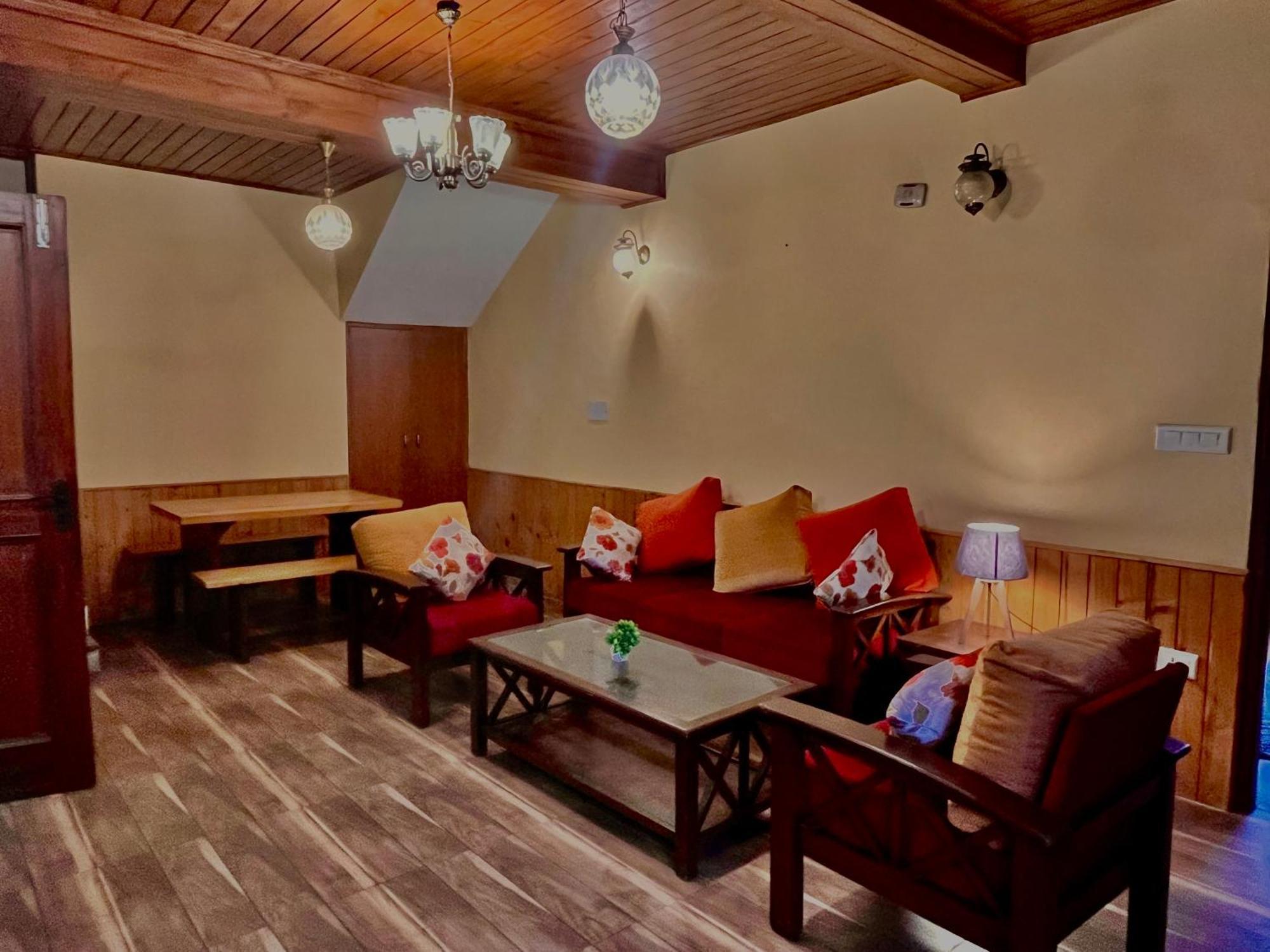 The Manu Emerald # Farmhouse # Top Selling Cottage In Manali # Peaceful Heritage Cozy Stay # Lawn With Bonfire # Most Awarded Bagian luar foto